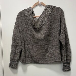 FREE PEOPLE GRAY OFF THE SHOULDER SWETER SIZE XS